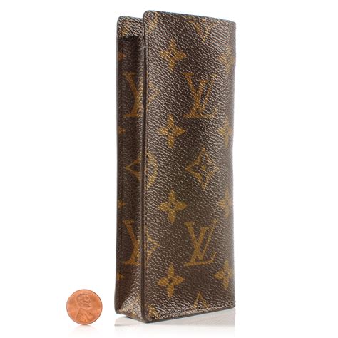 etui lunettes louis vuitton